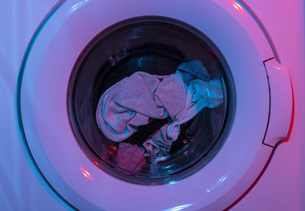 How to Save Energy (& Money) When Doing Laundry