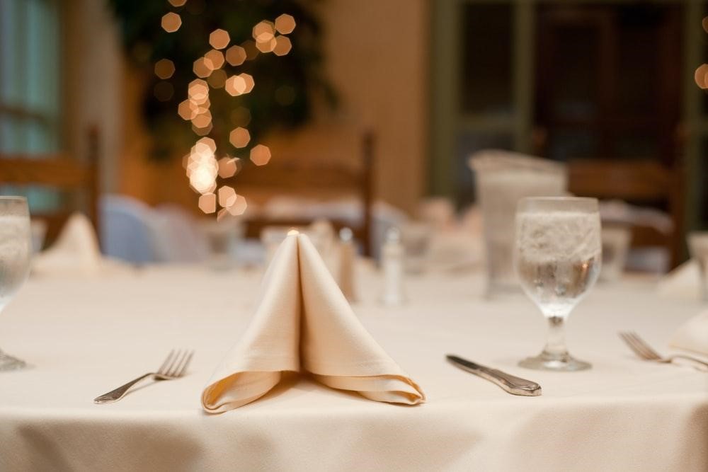 Foolproof Tips for Cleaning Tablecloths & Linens